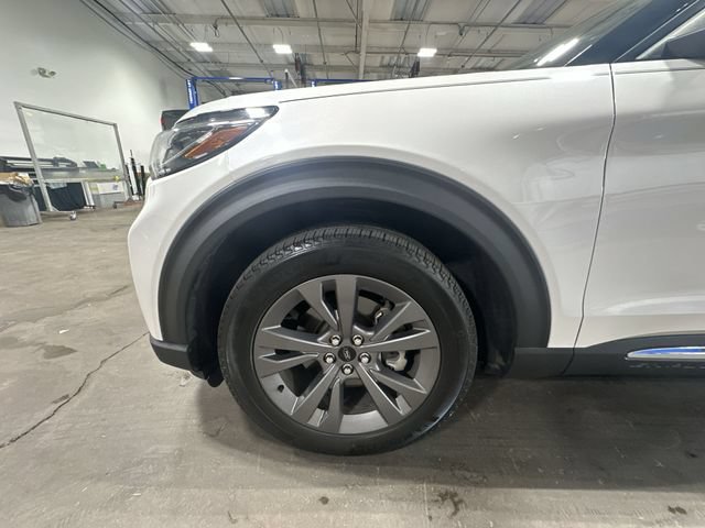 Certified 2025 Ford Explorer Active w/ Active Comfort Package AWD/4WD image 23