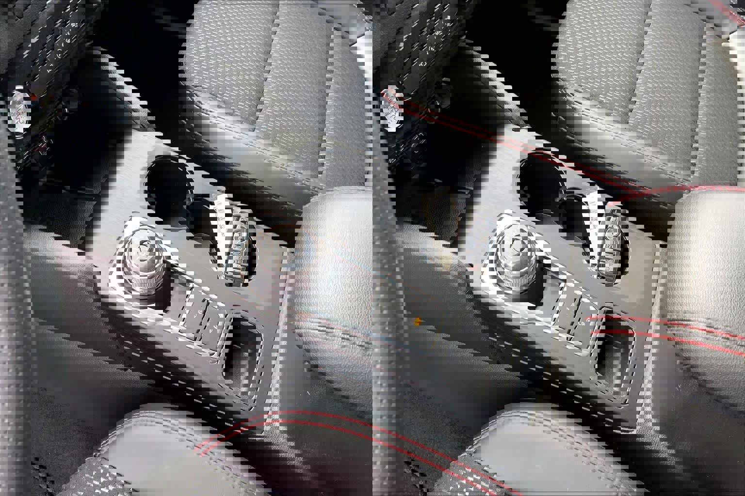 Certified 2025 Ford Escape ST-Line Select w/ Tech Pack #2 image 17