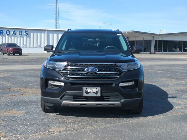 Certified 2022 Ford Explorer XLT w/ Equipment Group 202A AWD/4WD image 9