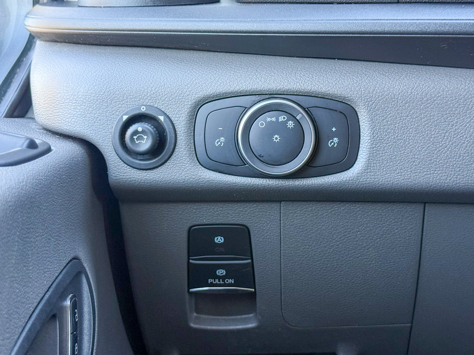 Certified 2023 Ford Transit 250 Medium Roof AWD image 27