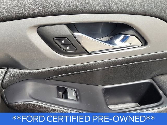 Used 2023 Chevrolet Traverse LT image 12