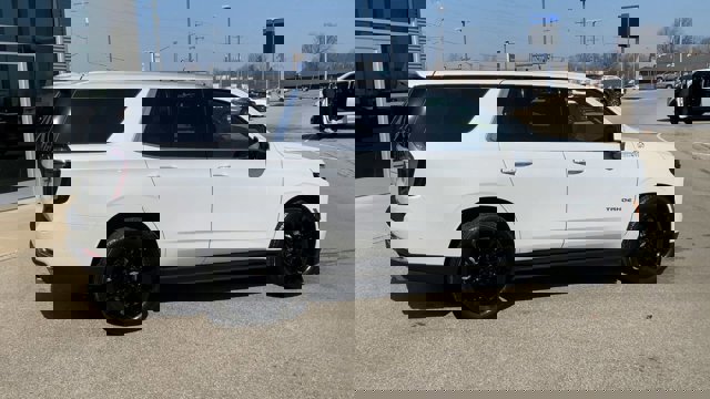 Used 2025 Chevrolet Tahoe High Country image 2