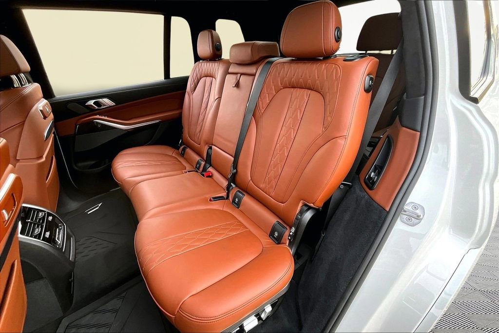 Used 2025 BMW X7 M60i w/ Climate Comfort Package AWD/4WD image 25
