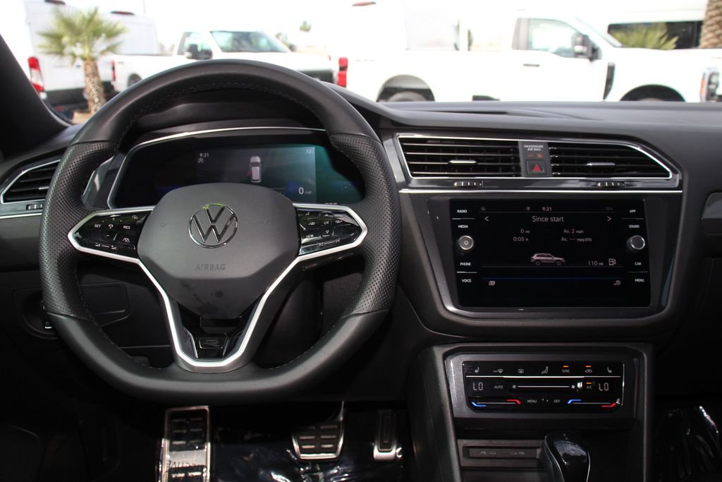 Used 2022 Volkswagen Tiguan SE R-Line FWD image 17