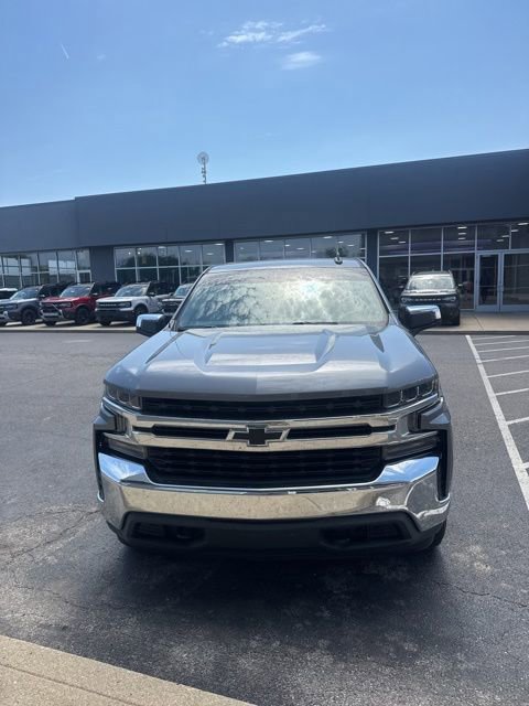 Used 2021 Chevrolet Silverado 1500 LT w/ LPO, Dark Essentials Package AWD/4WD image 3