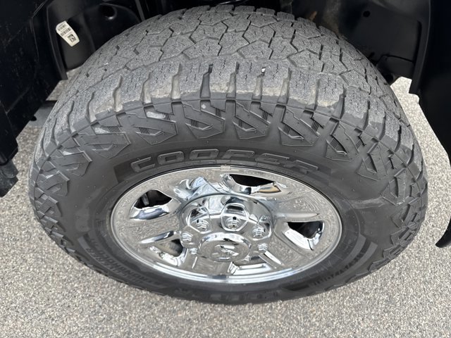 Used 2024 RAM 2500 Tradesman w/ Chrome Appearance Group AWD/4WD image 6
