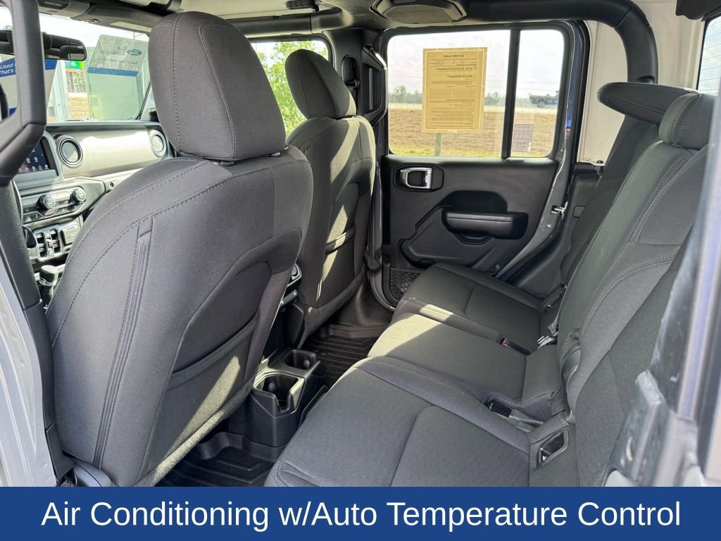 Used 2021 Jeep Gladiator Sport image 11