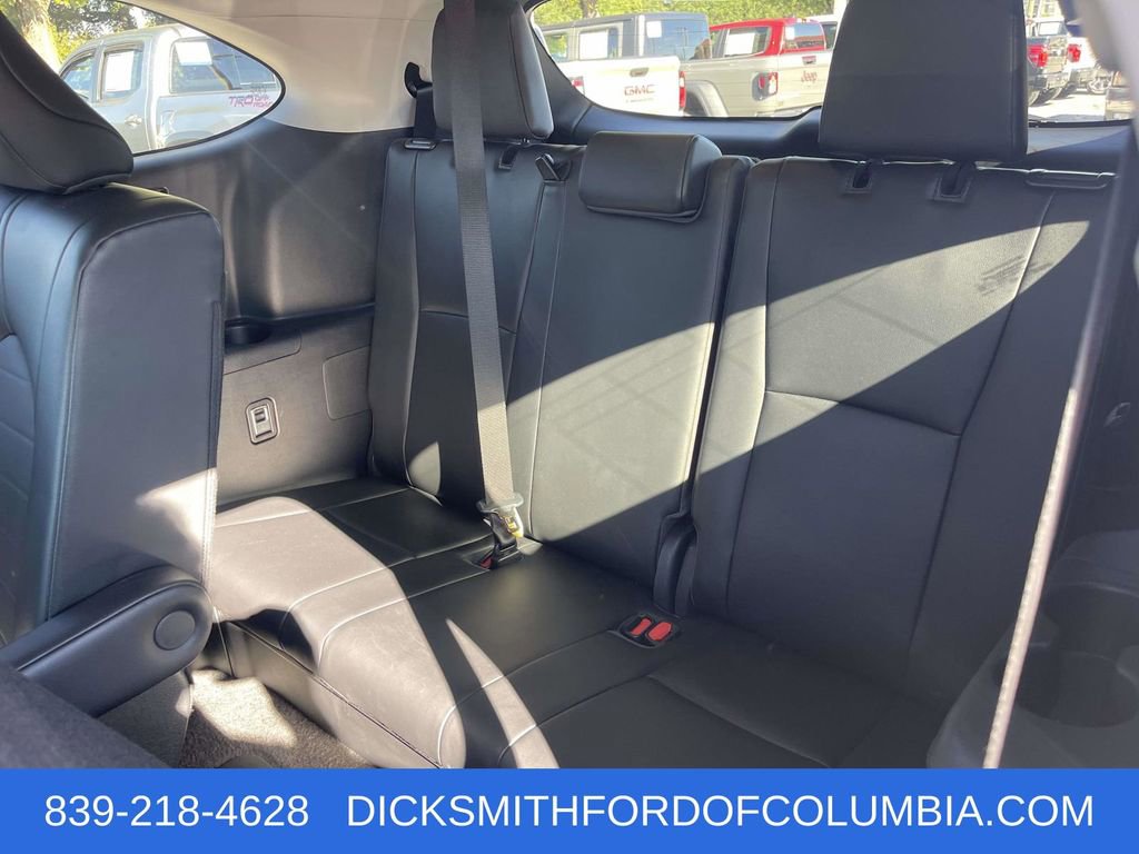Used 2023 Toyota Highlander XLE image 12