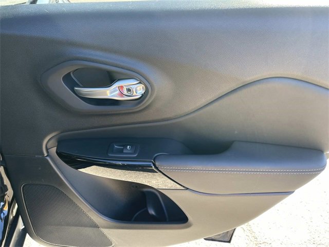 Used 2023 Jeep Cherokee Altitude Lux image 21