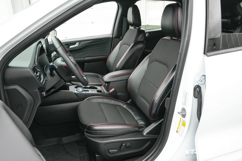 Certified 2023 Ford Escape ST-Line Select w/ Tech Pack #1 image 12