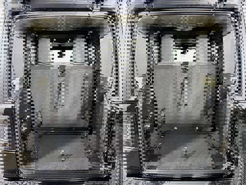 Used 2024 Jeep Wrangler Sport S image 23