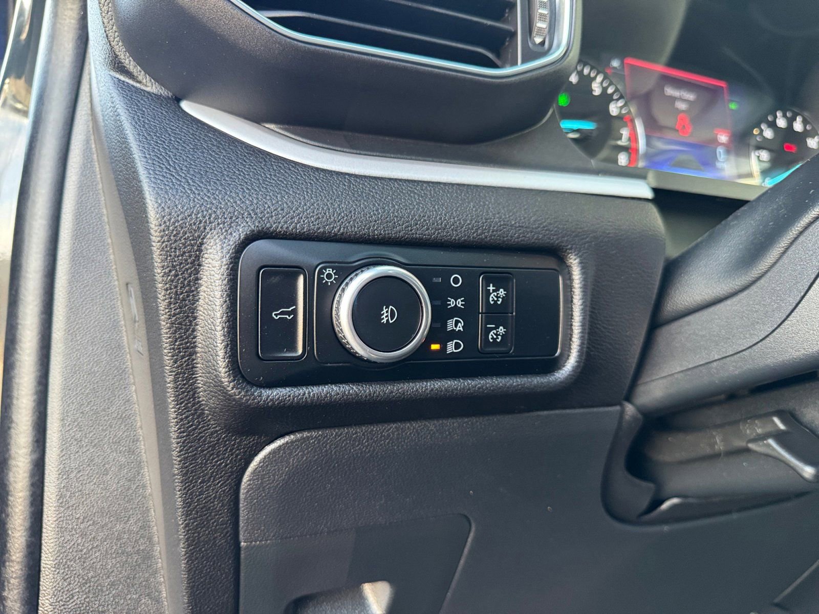 Certified 2023 Ford Explorer XLT w/ Equipment Group 202A image 21