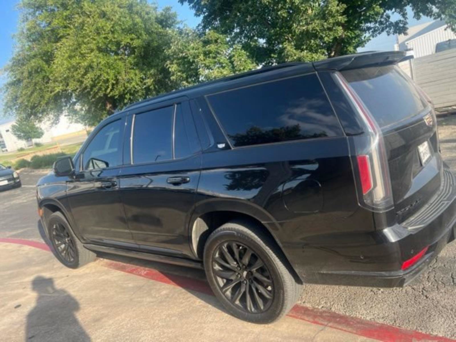 Used 2023 Cadillac Escalade Sport Platinum w/ LPO, ONYX Package AWD/4WD image 3