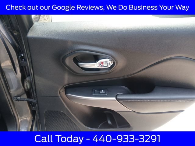 Used 2019 Jeep Cherokee Limited AWD/4WD image 40