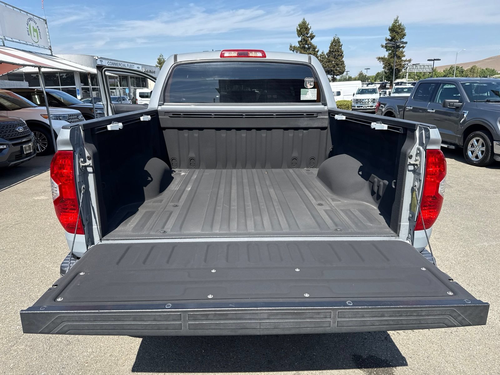 Used 2019 Toyota Tundra SR5 w/ SR5 Upgrade Package AWD/4WD image 15