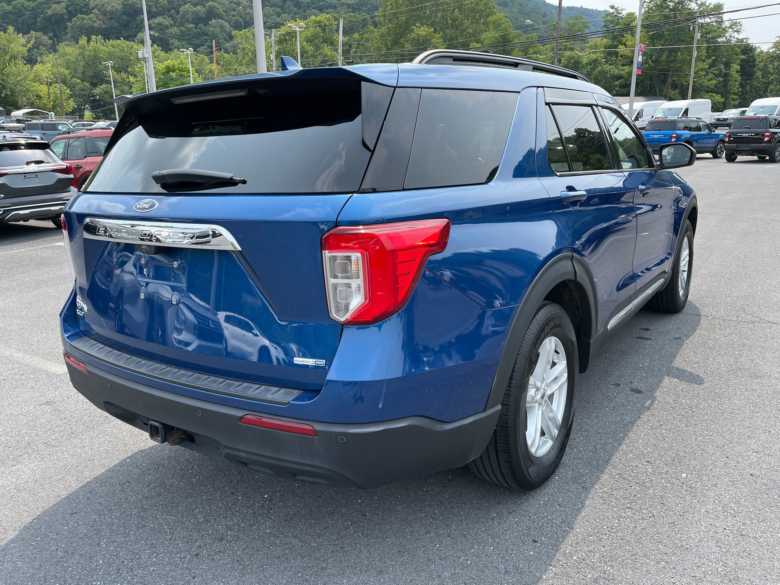 Certified 2020 Ford Explorer XLT w/ Comfort Package AWD/4WD image 8
