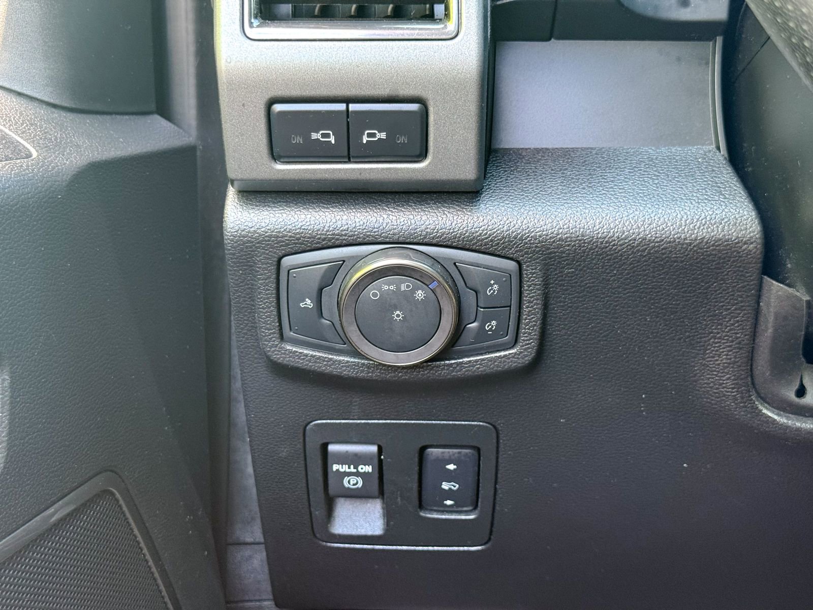 Certified 2019 Ford F150 Raptor w/ Equipment Group 802A Luxury AWD/4WD image 34