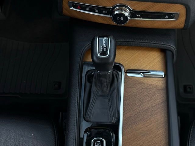 Used 2022 Volvo XC90 T6 Momentum w/ Climate Package image 40