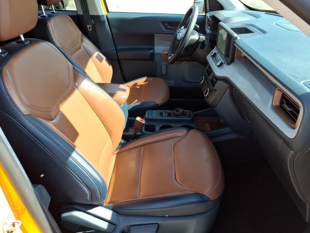 Certified 2023 Ford Maverick Lariat w/ Lariat Luxury Package FWD image 4