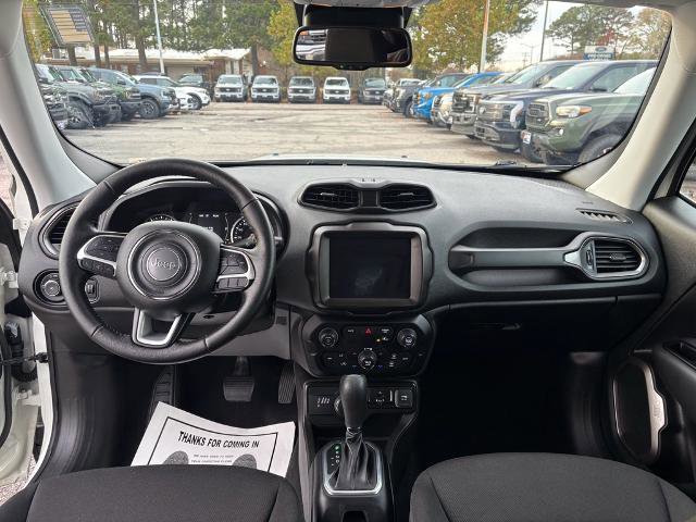 Used 2023 Jeep Renegade Latitude w/ Premium Group image 13