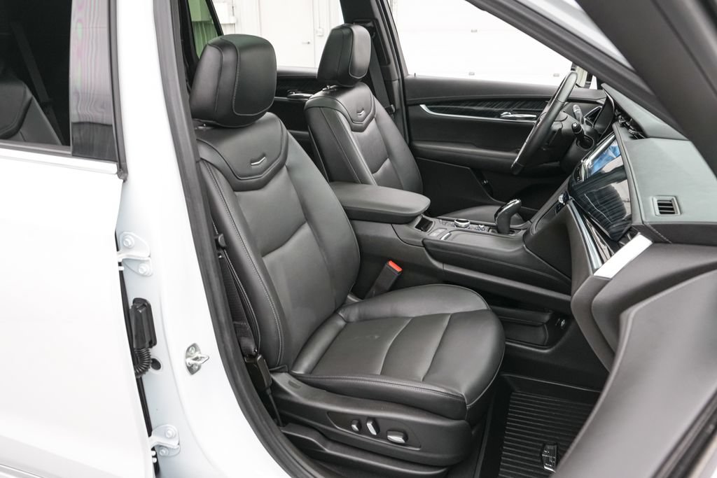 Used 2024 Cadillac XT6 Premium Luxury w/ LPO, Floor Liner Package AWD/4WD image 26
