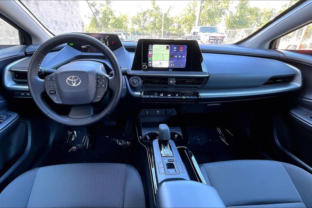 Used 2025 Toyota Prius LE FWD image 14