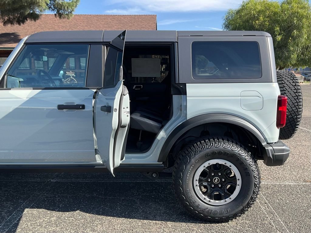 Certified 2024 Ford Bronco Black Diamond w/ Sasquatch Package AWD/4WD image 31