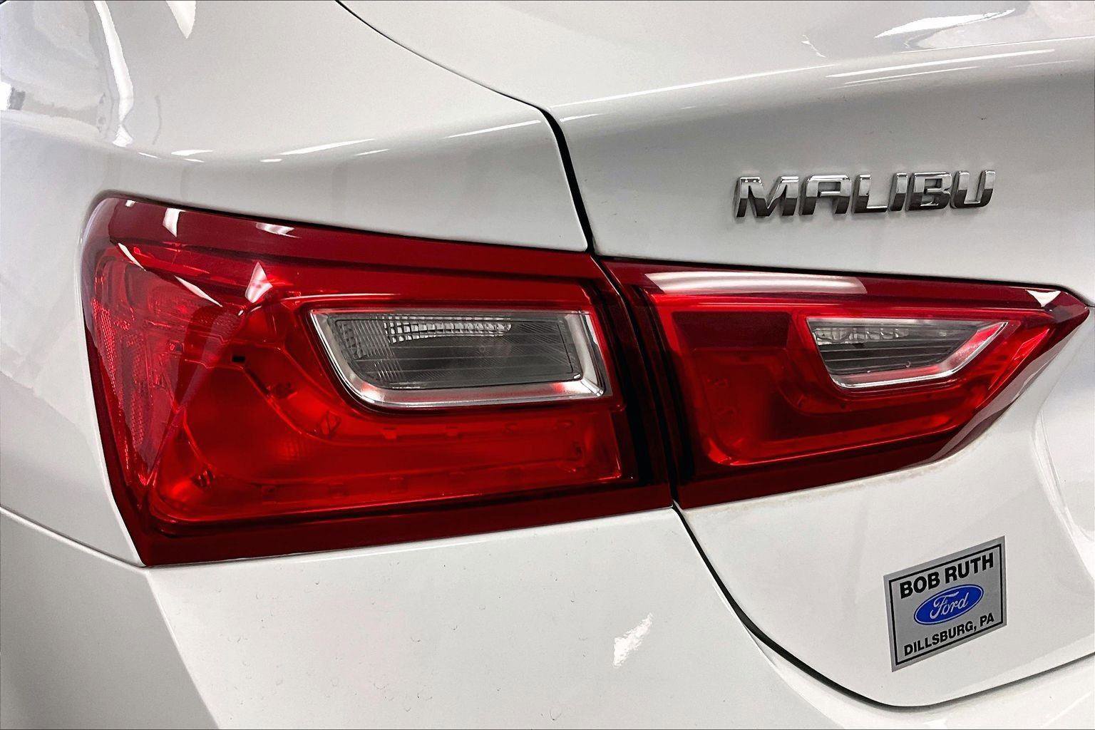 Used 2017 Chevrolet Malibu LT image 28