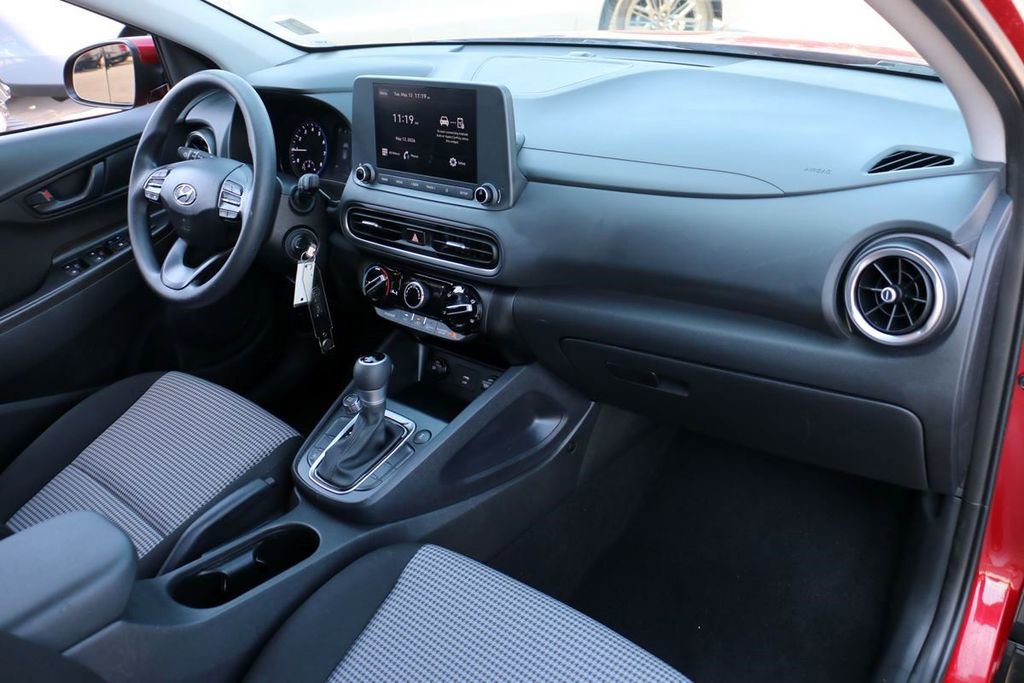 Used 2023 Hyundai Kona SE AWD/4WD image 29