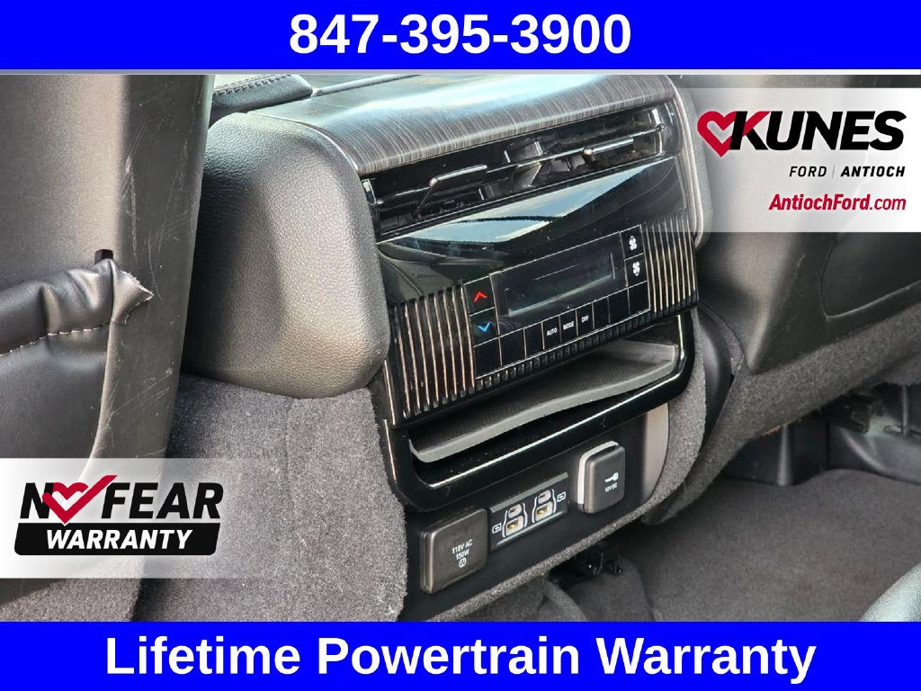 Used 2024 Jeep Wagoneer L Series II w/ Flexible Seating Group AWD/4WD image 30