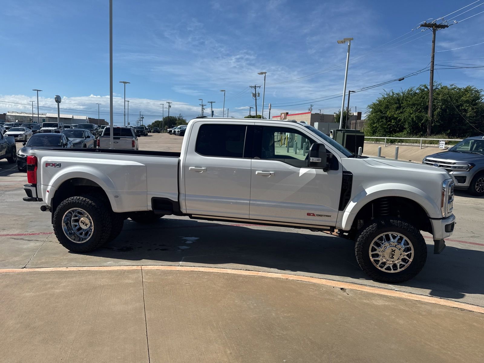 Certified 2025 Ford F450 Platinum w/ FX4 Off-Road Package AWD/4WD image 4