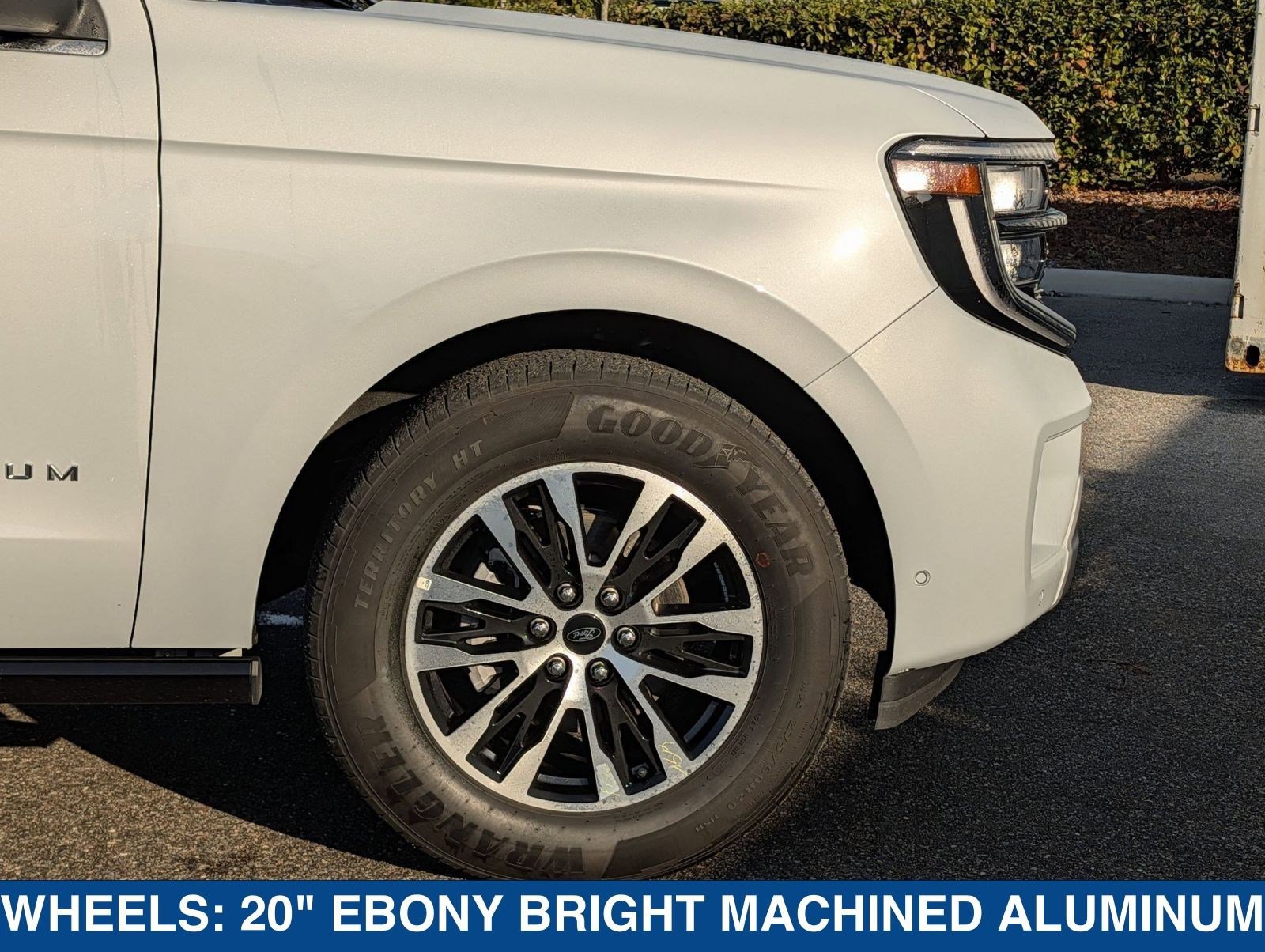 Certified 2025 Ford Expedition Max Platinum image 11