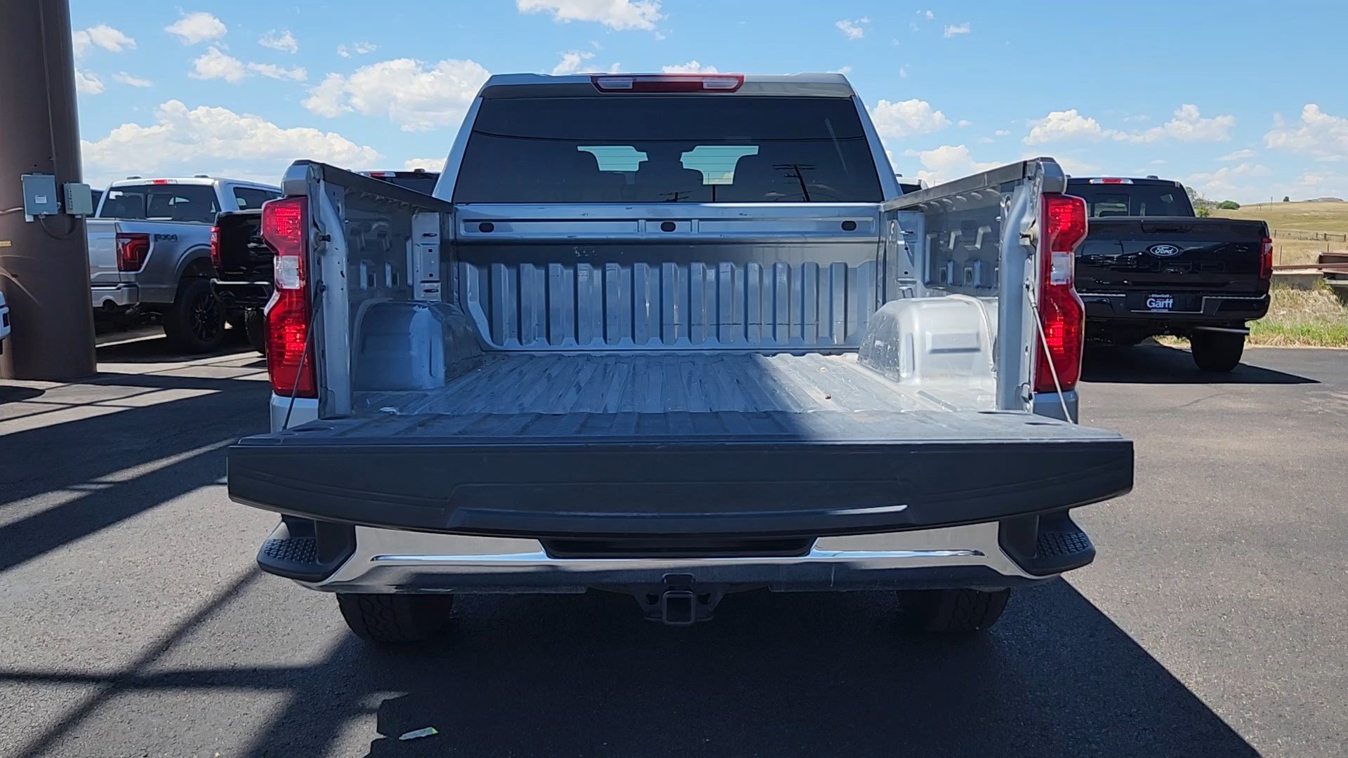 Used 2025 Chevrolet Silverado 1500 LT AWD/4WD image 19