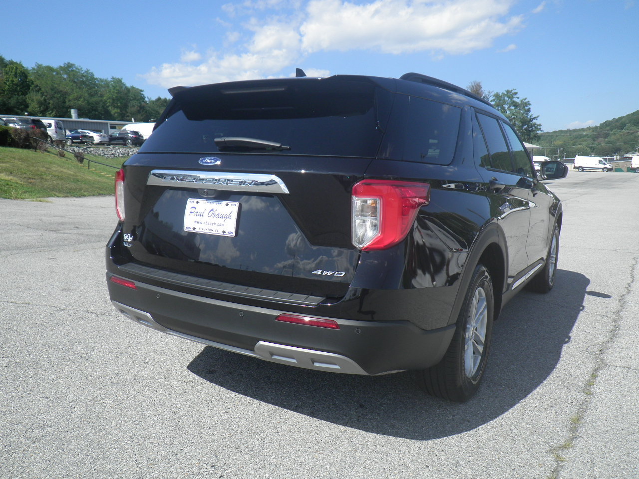 Certified 2024 Ford Explorer XLT w/ Equipment Group 202A AWD/4WD image 5