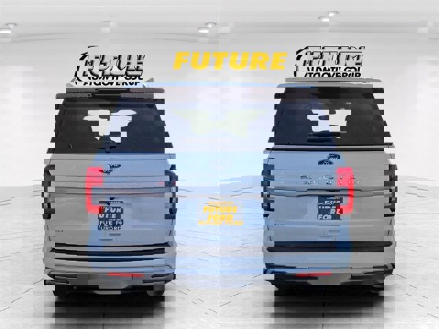 Certified 2024 Ford Expedition XLT image 4