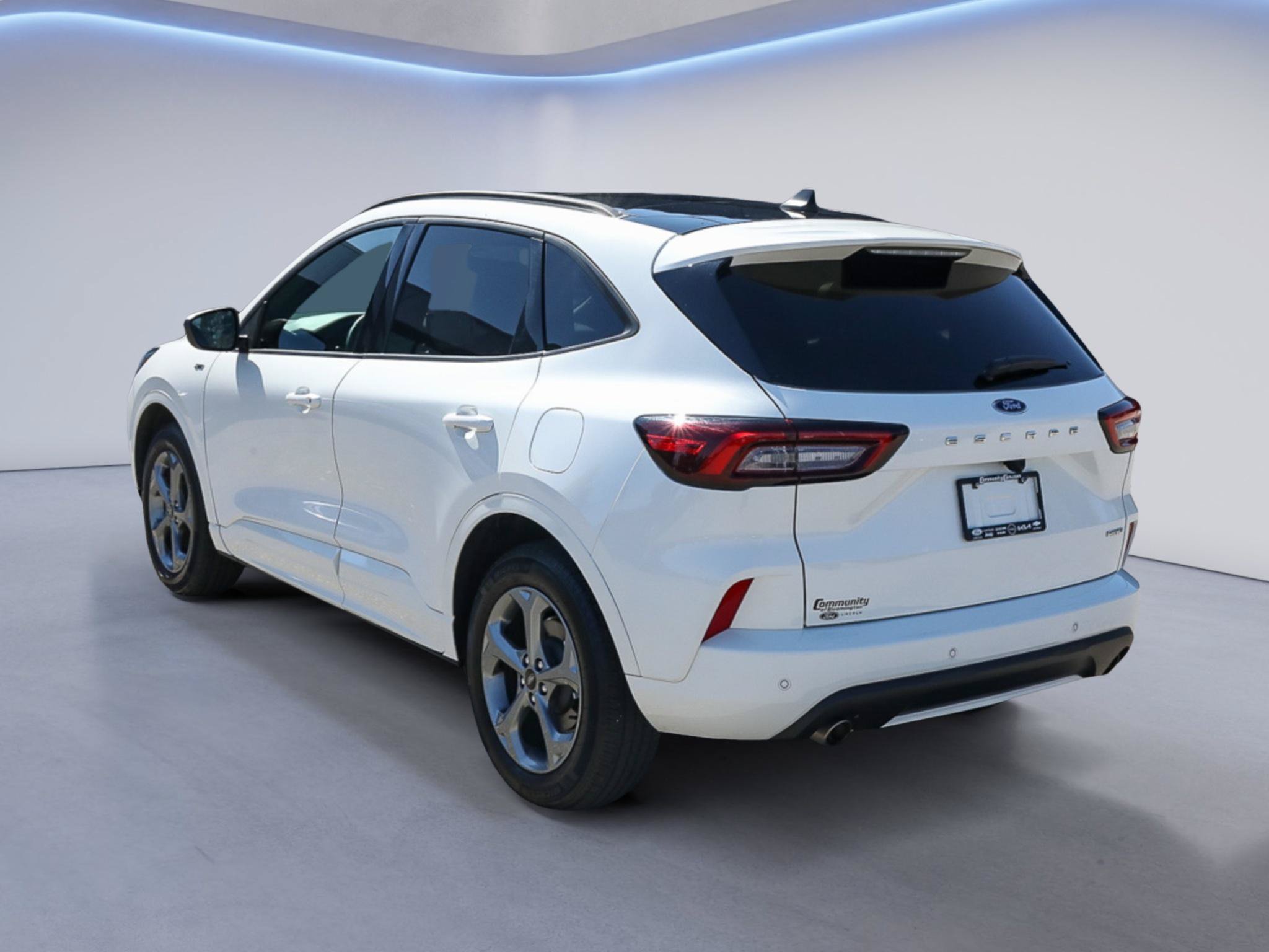 Certified 2024 Ford Escape ST-Line w/ Tech Pack #1 AWD/4WD image 5