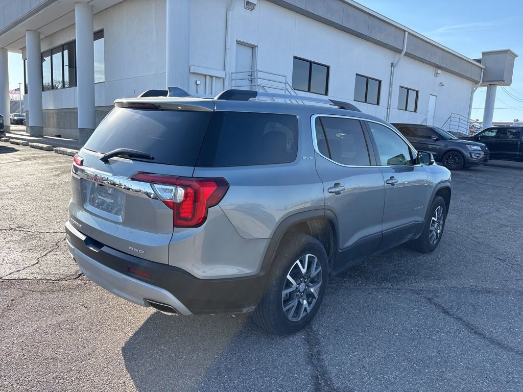 Used 2023 GMC Acadia SLE w/ Driver Convenience Package image 4