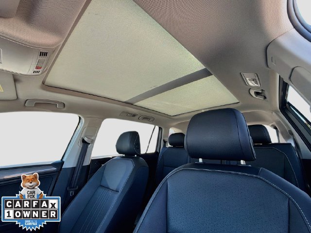 Used 2023 Volkswagen Tiguan SE w/ Panoramic Sunroof Package FWD image 28