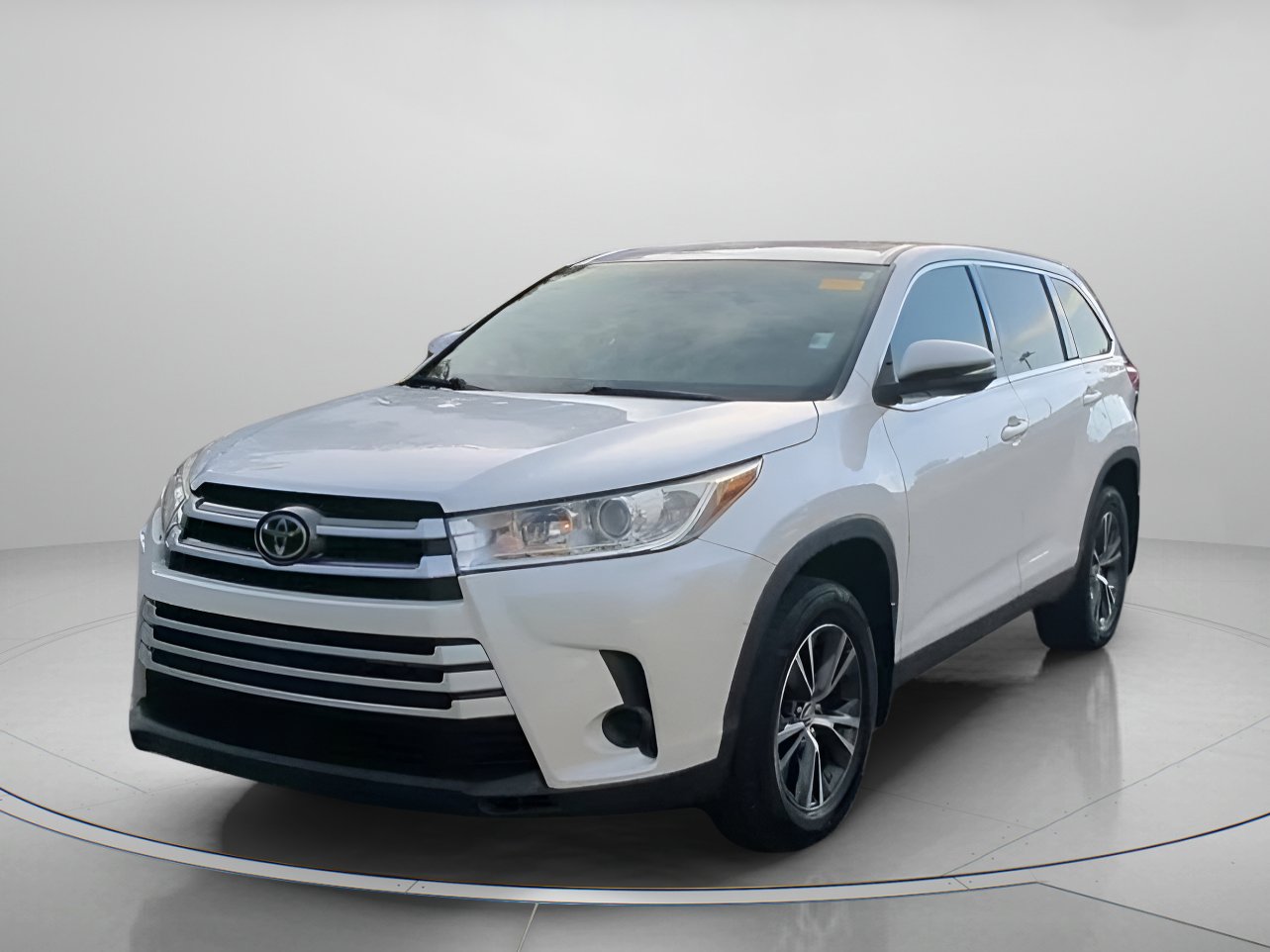 Used 2019 Toyota Highlander LE FWD image 11