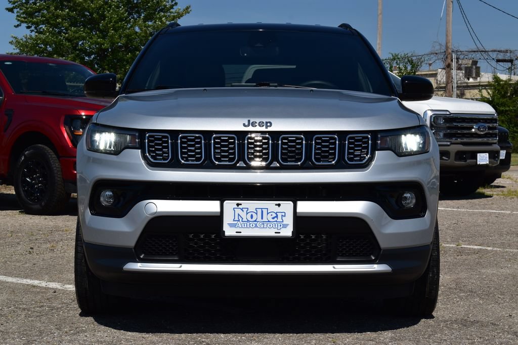 Used 2025 Jeep Compass Limited AWD/4WD image 2