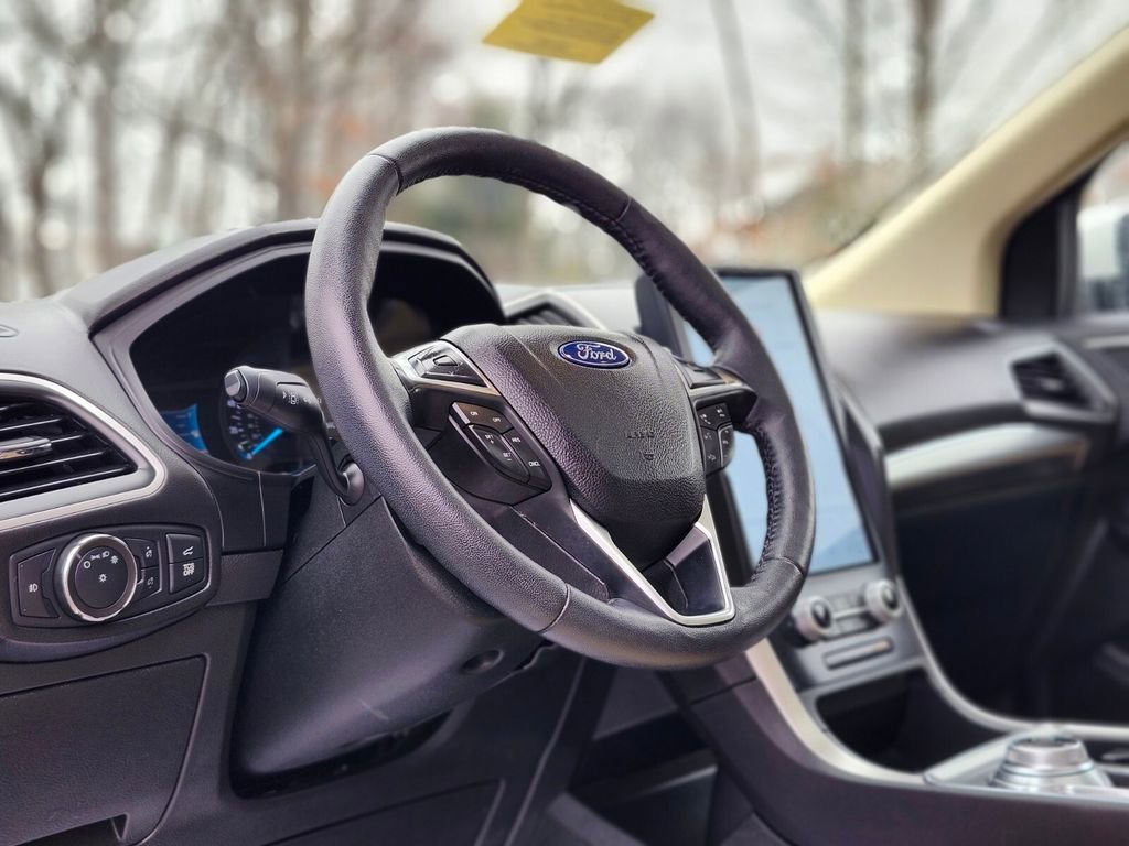 Certified 2022 Ford Edge SEL w/ Convenience Package AWD/4WD image 19