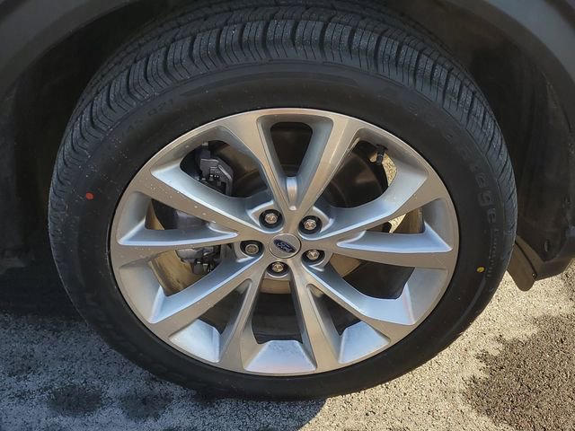 Certified 2023 Ford Explorer Platinum w/ Technology Package image 5