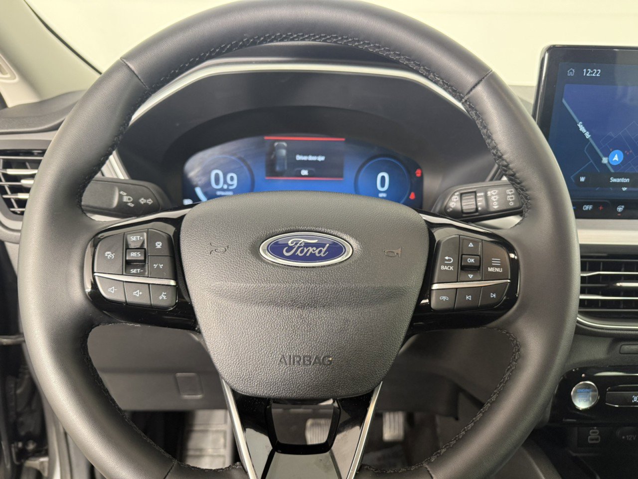 Certified 2025 Ford Escape Platinum AWD/4WD image 22