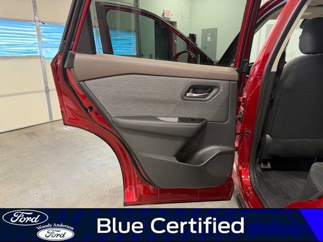 Used 2023 Nissan Rogue SV FWD image 25
