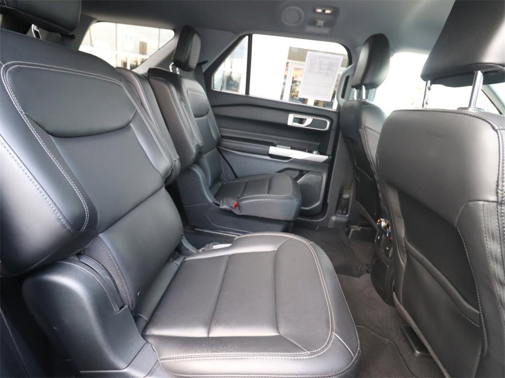 Certified 2022 Ford Explorer XLT w/ Equipment Group 202A image 21