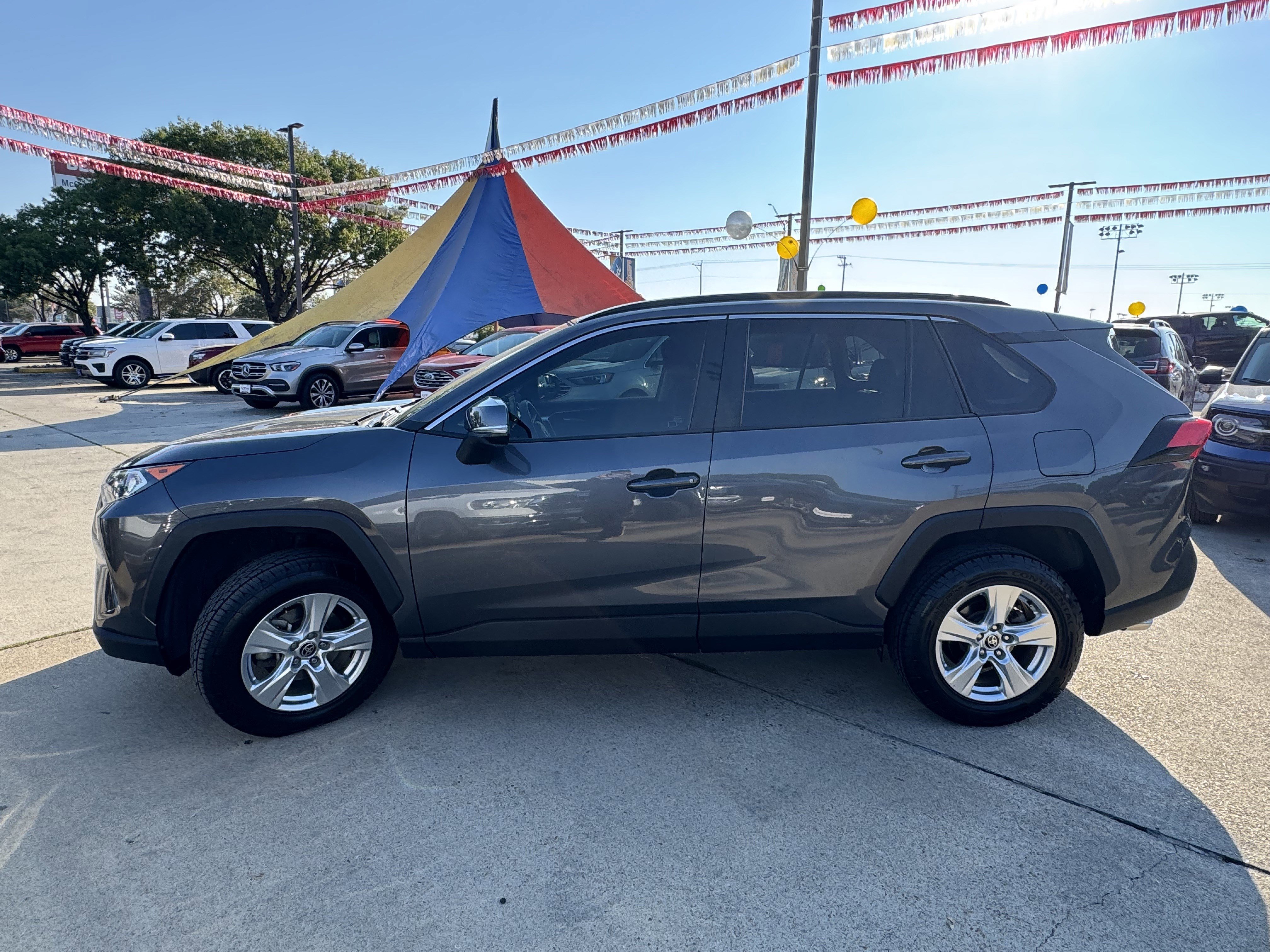 Used 2021 Toyota RAV4 XLE w/ Carpet Mat Package (TMS) image 7