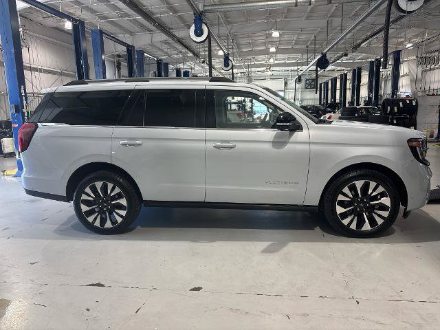 Certified 2025 Ford Expedition Platinum w/ Driver's Package AWD/4WD image 4