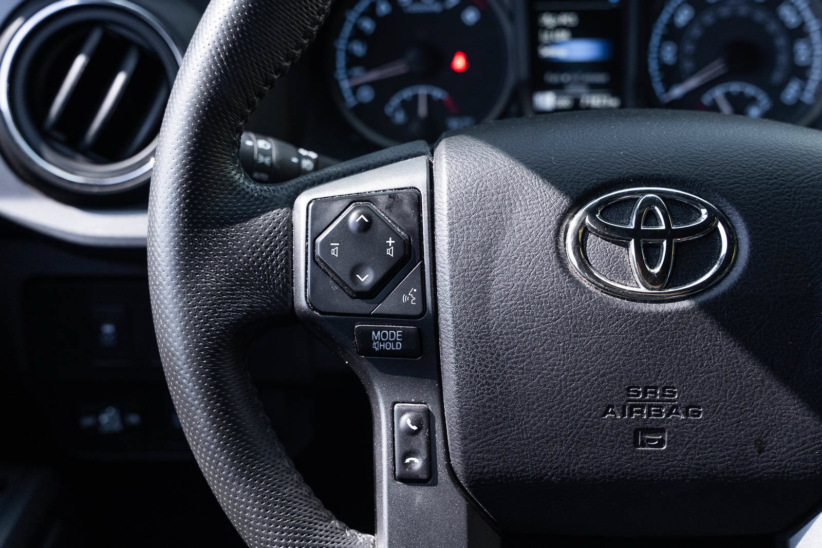 Used 2022 Toyota Tacoma TRD Sport w/ TRD Premium Sport Package AWD/4WD image 24