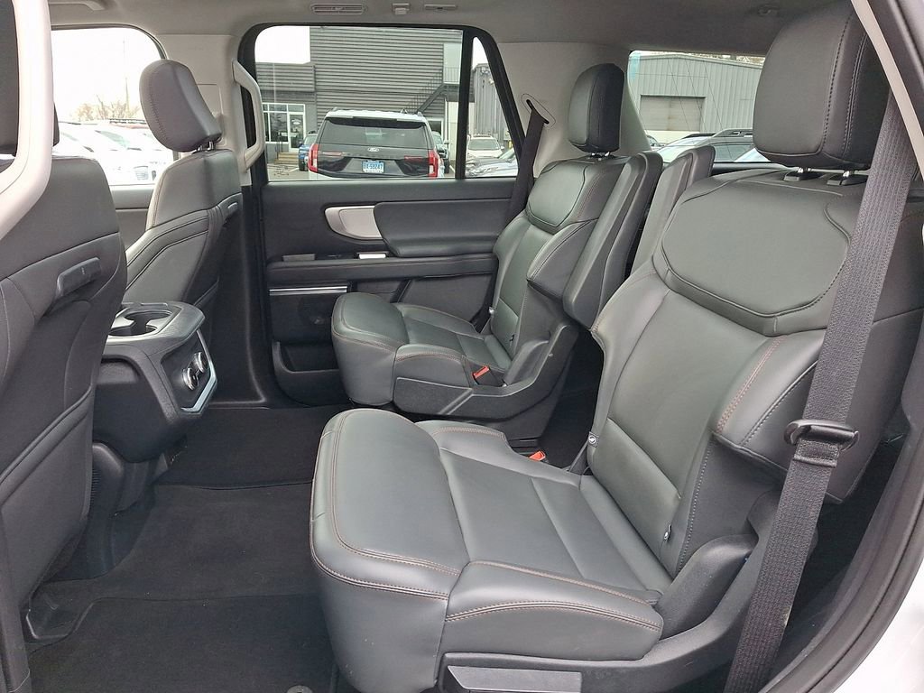 Certified 2025 Ford Expedition Active image 10