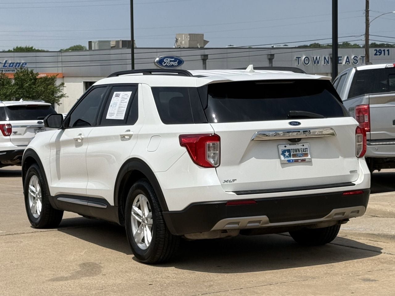 Certified 2020 Ford Explorer XLT w/ Equipment Group 202A RWD image 7